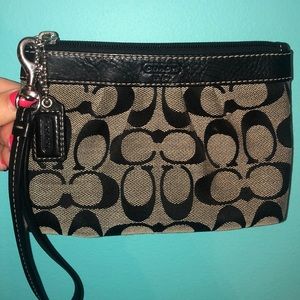 COACH wallet/wristlet in all black